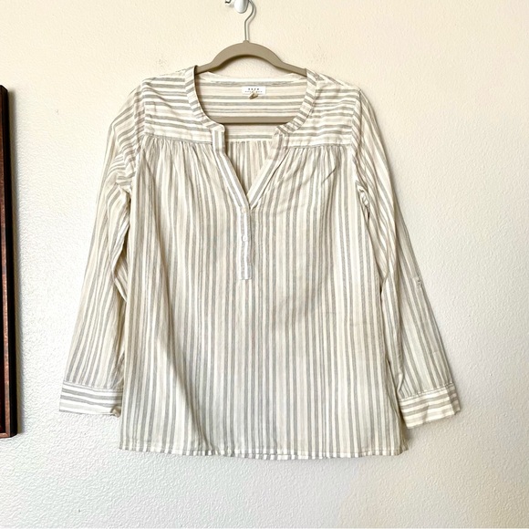 Soft Joie Tops - Soft Joie Cream/Metallic Roll Sleeve Top Size Small